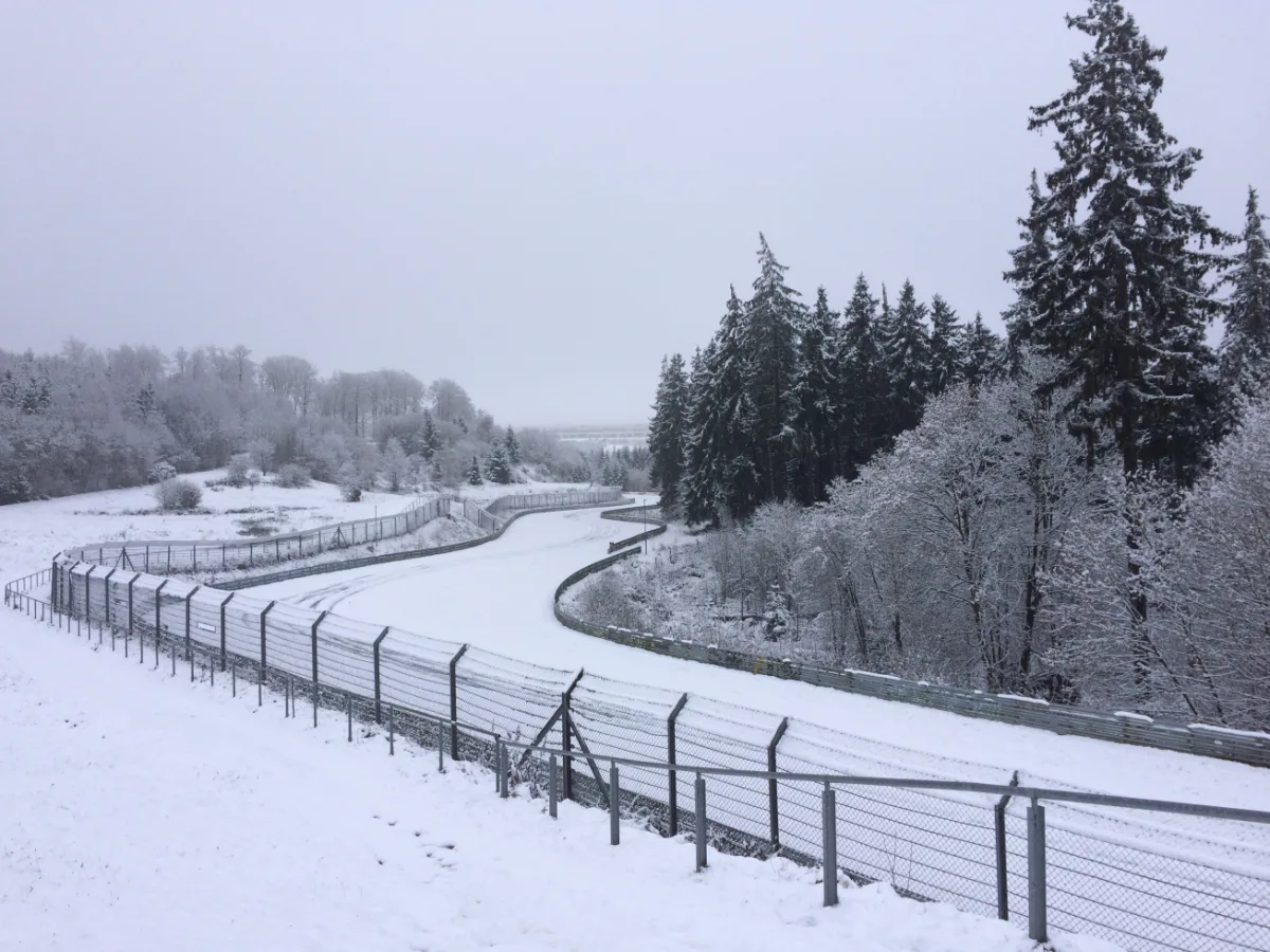 Openingstijden en kalender touristenfahrten Nordschleife 2026